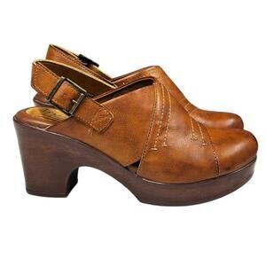 b.o.c. Women's, Cecila Clog BuckleClosure Light Weight Vegan Leather Tan Size 9